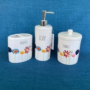 Rae Dunn Bath Set